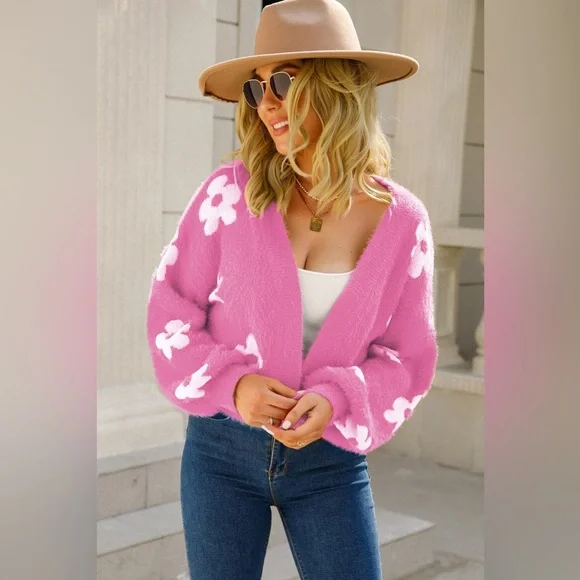 Pink Daisy Floral Pattern Print Fuzzy cropped open front cardigan - Picture 2 of 4